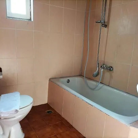 Ekincik'te Tas Ev