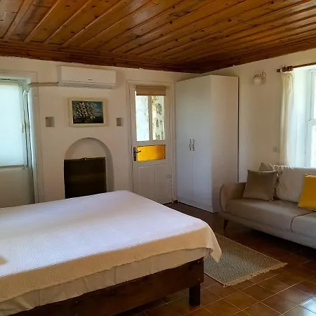 Ekincik'te Tas Ev Koycegiz (Mugla)