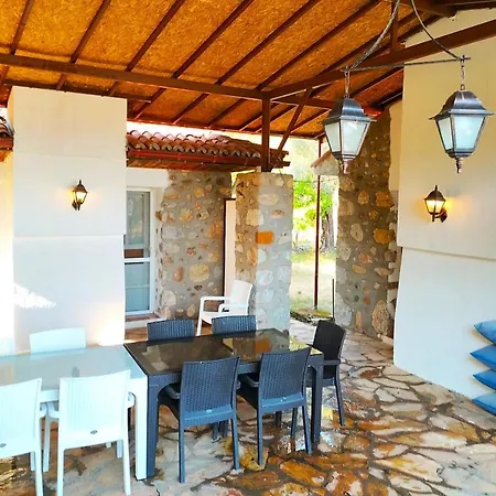 Ekincik'te Tas Ev Hotel