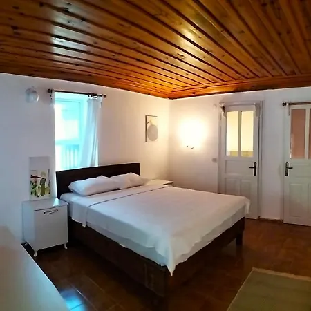 Ekincik'te Tas Ev Koycegiz (Mugla)