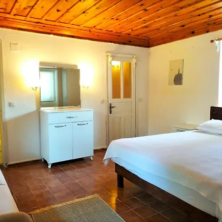 Ekincik'te Tas Ev Hotel Koycegiz (Mugla)