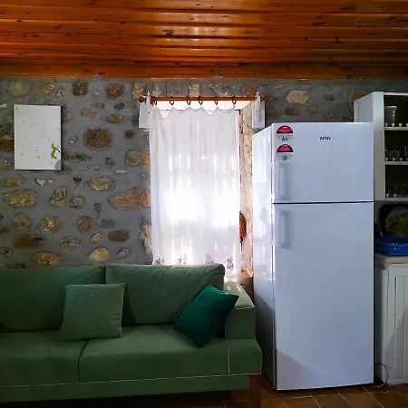 Hotel Ekincik'te Tas Ev