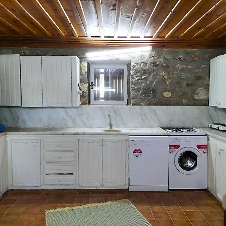 Ekincik'te Tas Ev Hotel 4*