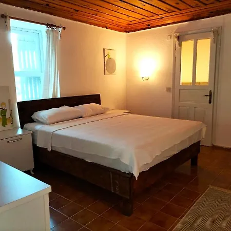 Ekincik'te Tas Ev Hotel Koycegiz (Mugla)