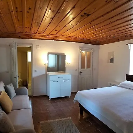 Ekincik'te Tas Ev Hotel 4*
