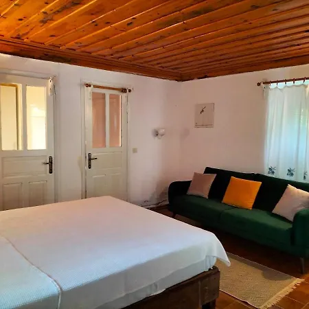 Ekincik'te Tas Ev Hotel 4*